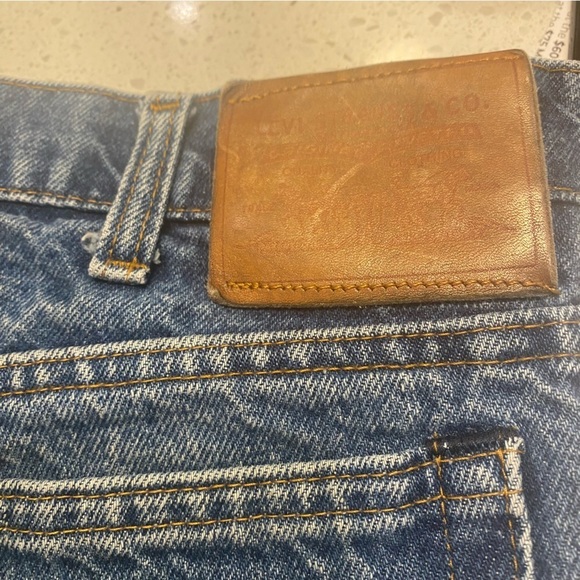 Vintage Levi's Jeans Levis for Men with A Skosh More Room Leather Tab - Picture 7 of 10